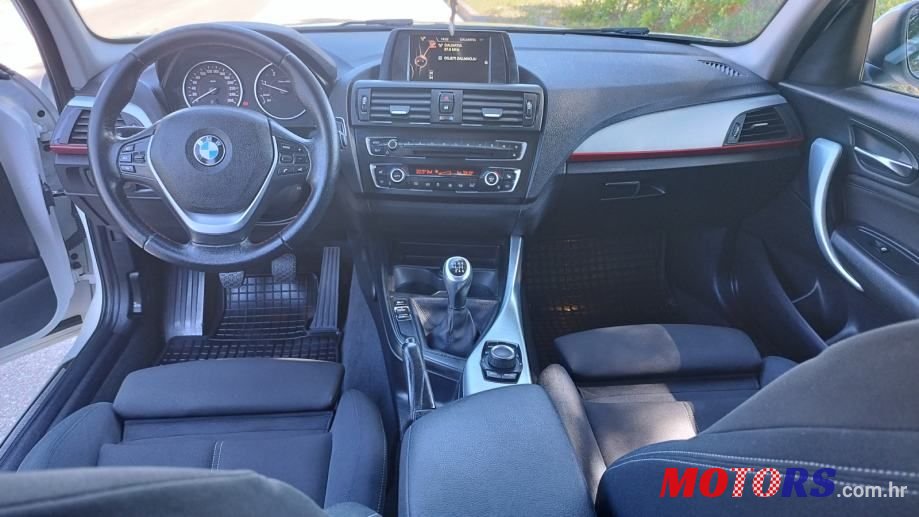 2015' BMW Serija 1 Sport Oprema photo #4