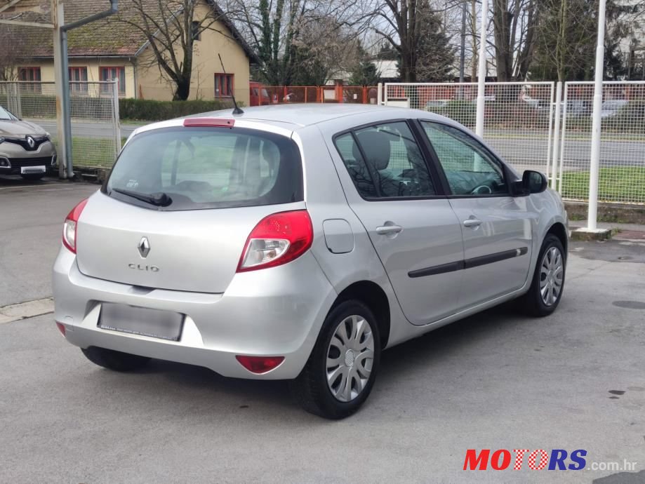 2010' Renault Clio 1,5 Dci photo #6