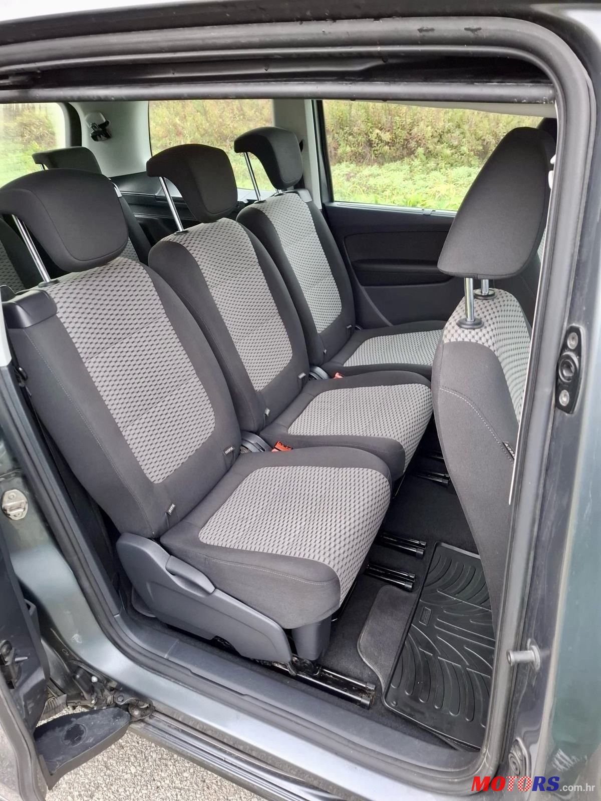 2014' Volkswagen Sharan 2,0 Tdi photo #5