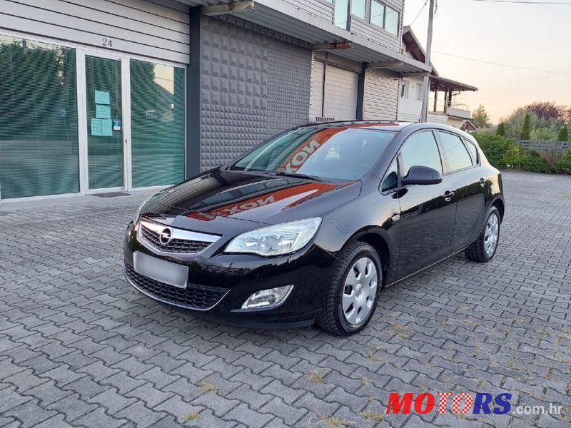 2010' Opel Astra 1,4 16V photo #1