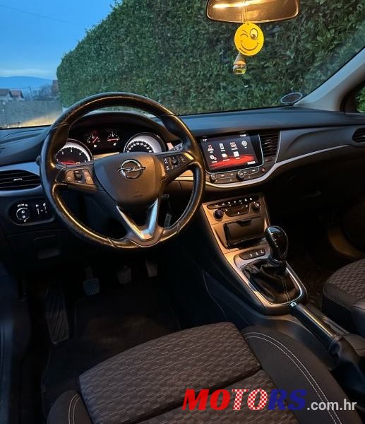 2017' Opel Astra 1.6 Cdti photo #4