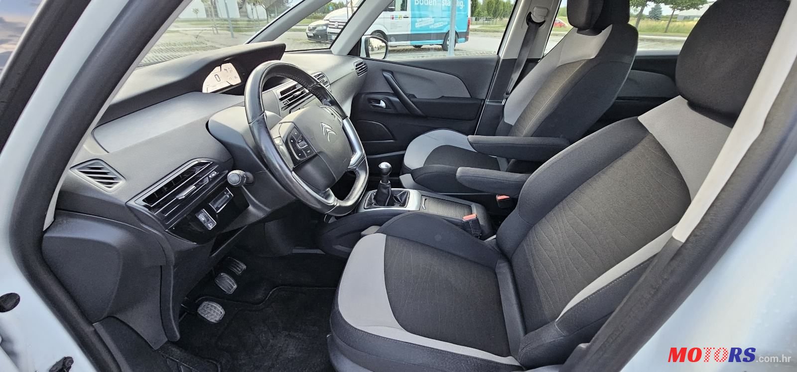 2016' Citroen C4 Picasso Bluehdi 100 photo #6