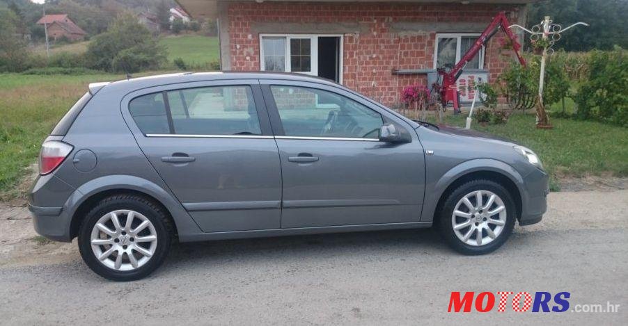 2005' Opel Astra 1,4 photo #1