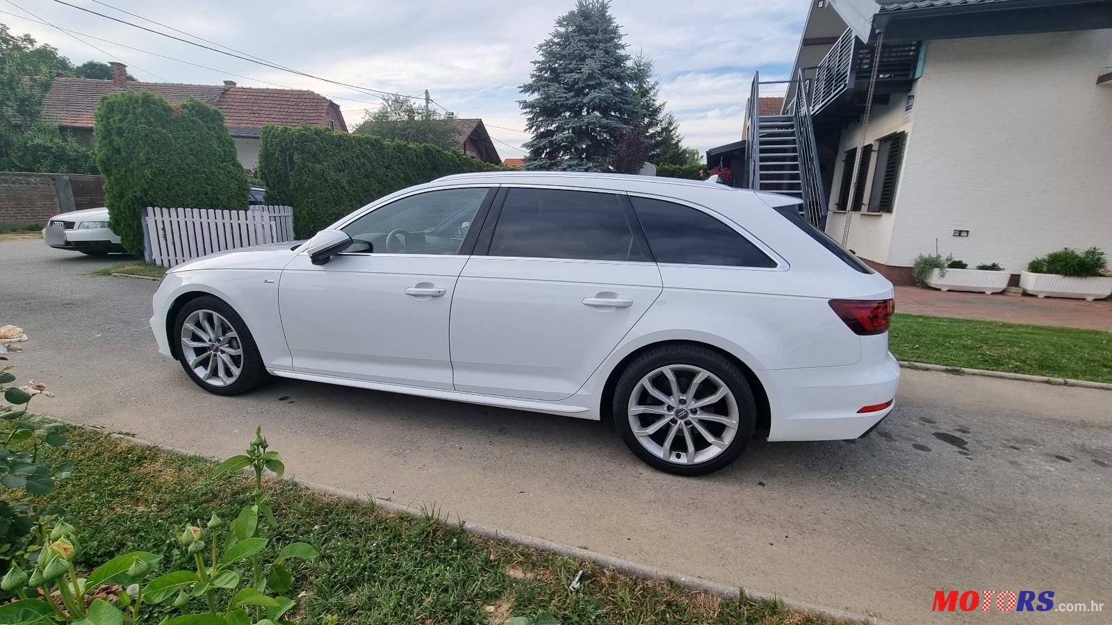 2018' Audi A4 Avant photo #1