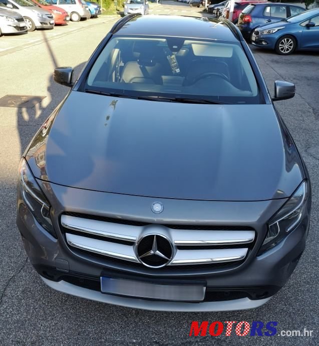 2016' Mercedes-Benz GLA 200 D photo #2