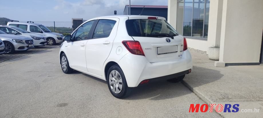 2015' Toyota Yaris photo #3