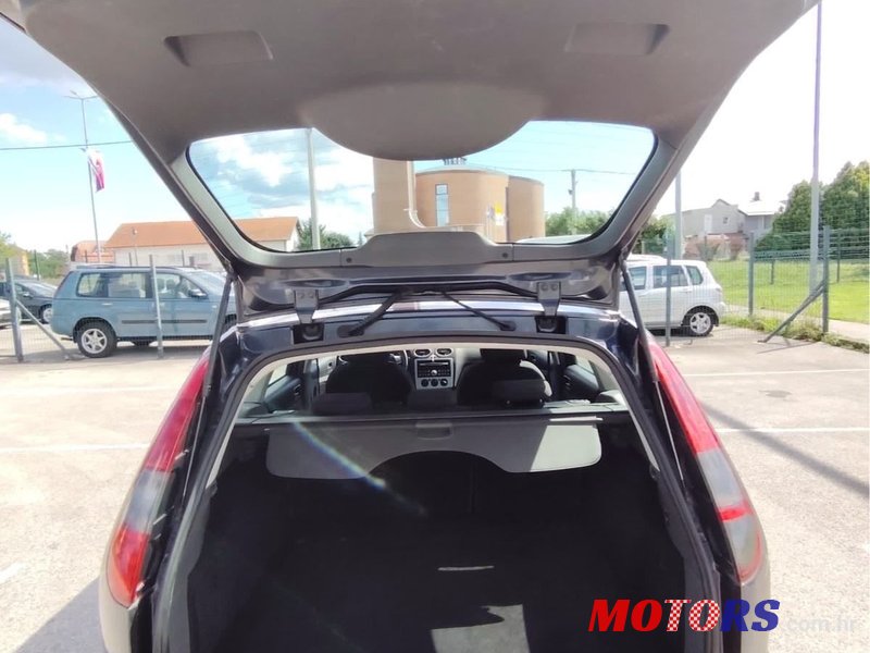 2006' Ford Focus Karavan photo #3