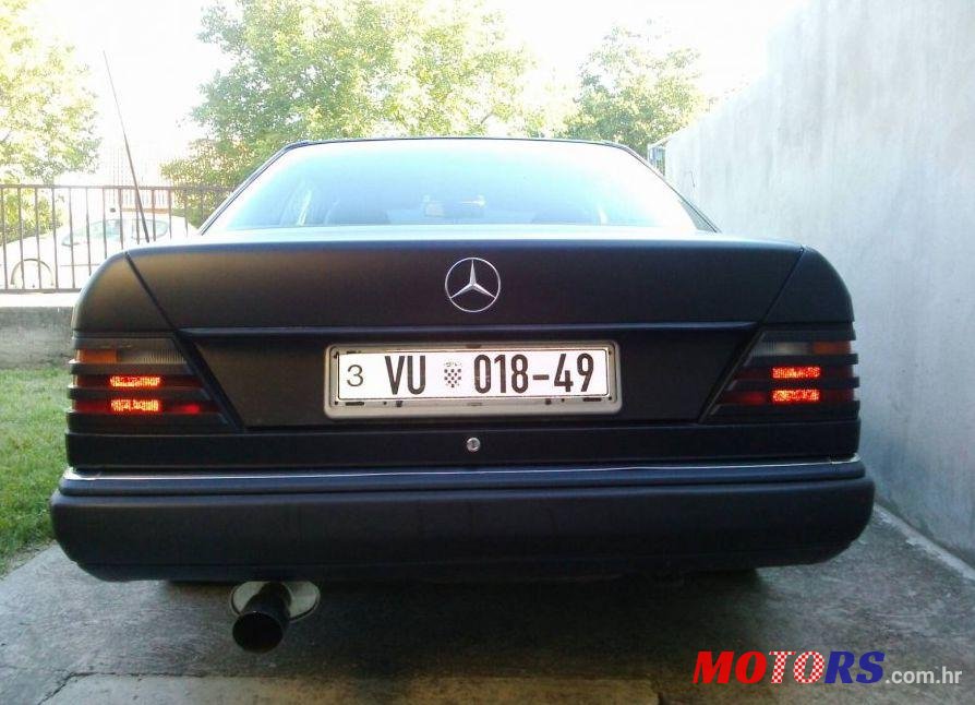 1992' Mercedes-Benz E-Class 230 photo #1