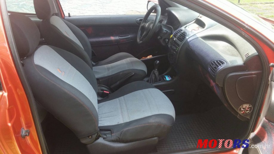 2000' Peugeot 206 photo #2