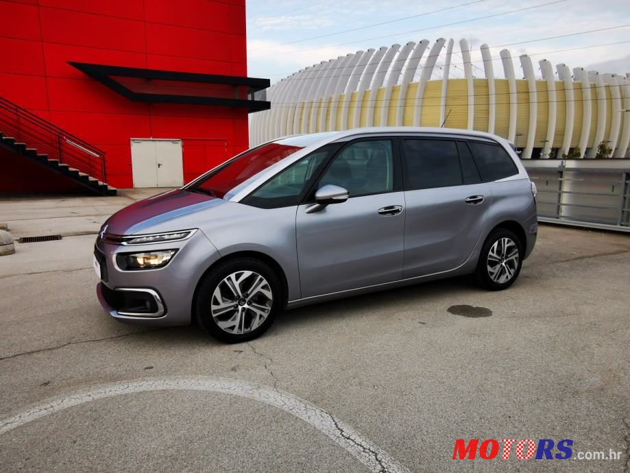2016' Citroen C4 Grand Picasso photo #3