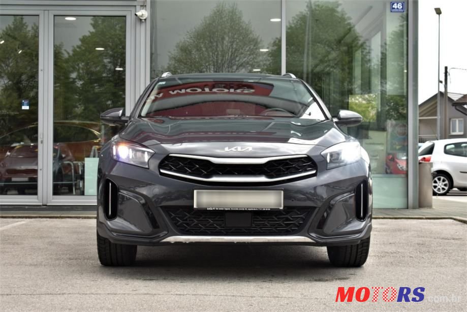 2023' Kia XCeed photo #2