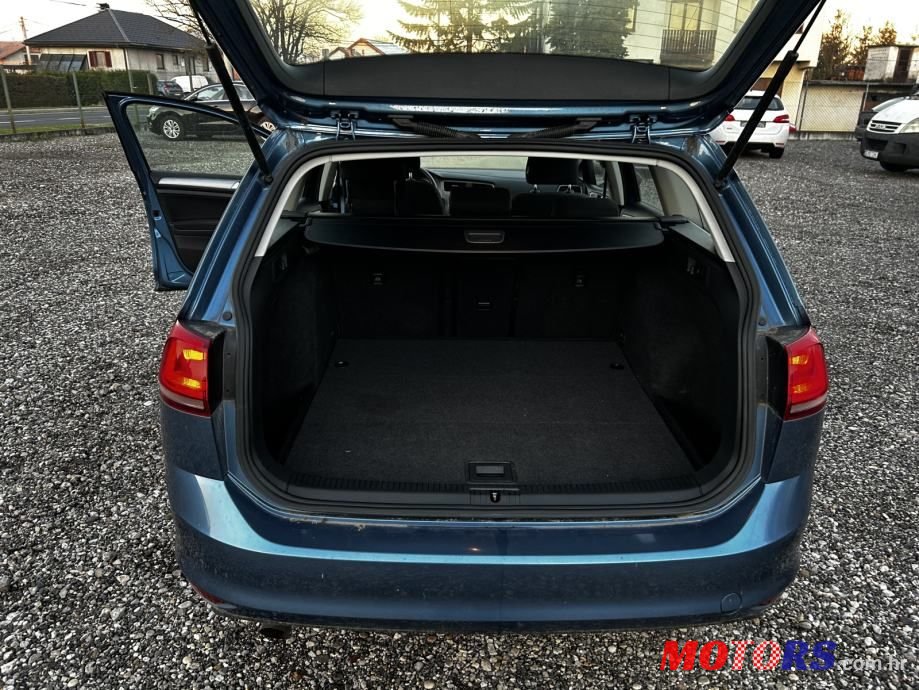 2017' Volkswagen Golf VII Variant photo #6