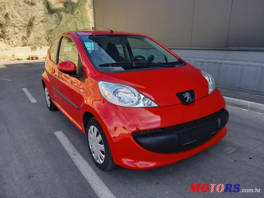 2006' Peugeot 107 1,0 photo #1