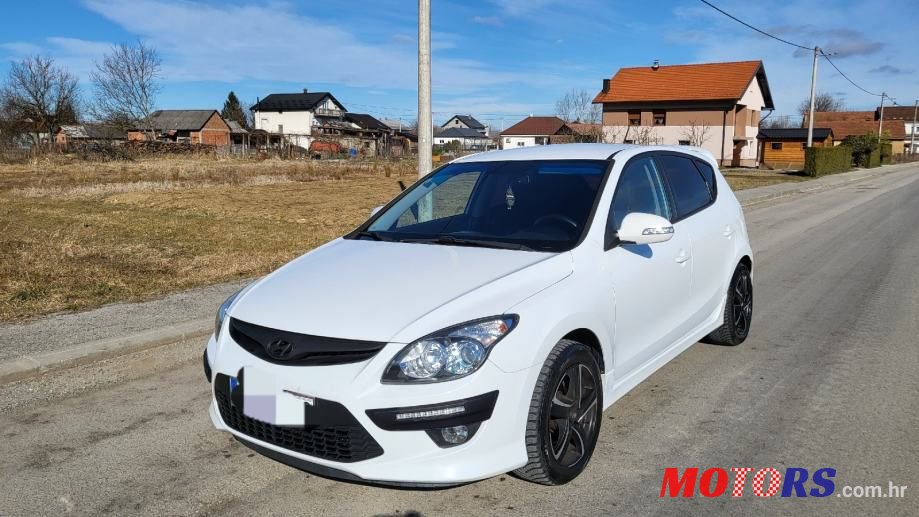 2011' Hyundai i30 photo #1