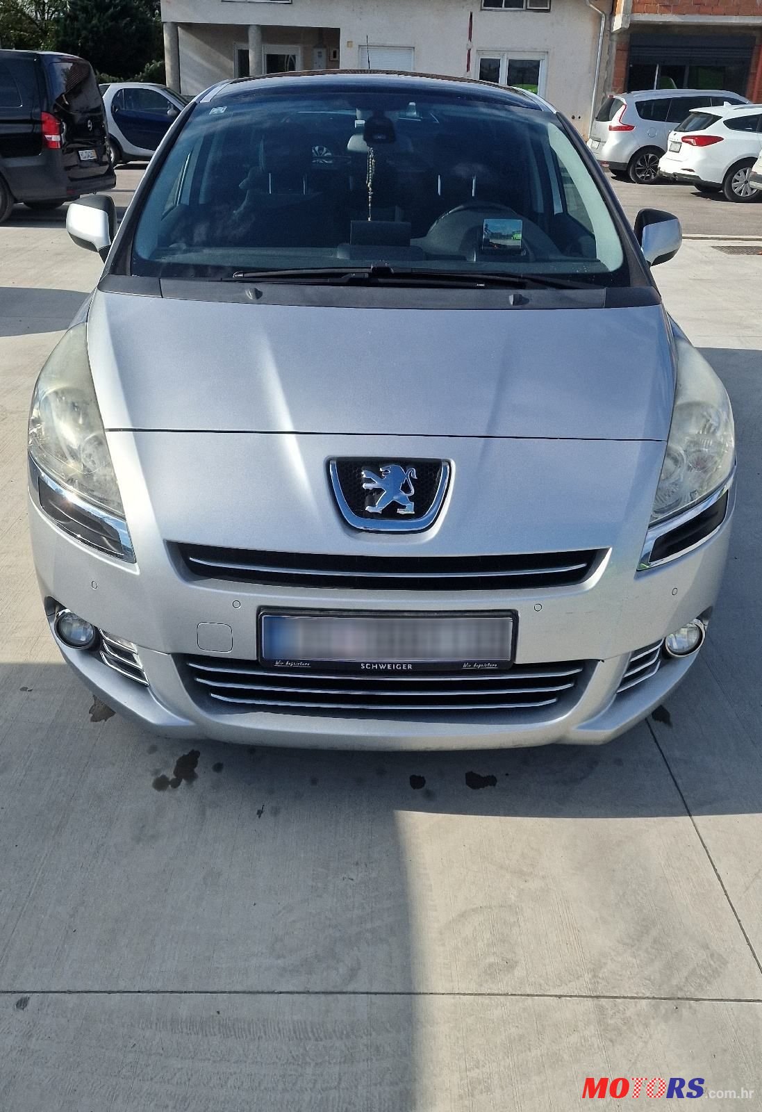 2013' Peugeot 5008 1,6 E-Hdi photo #1