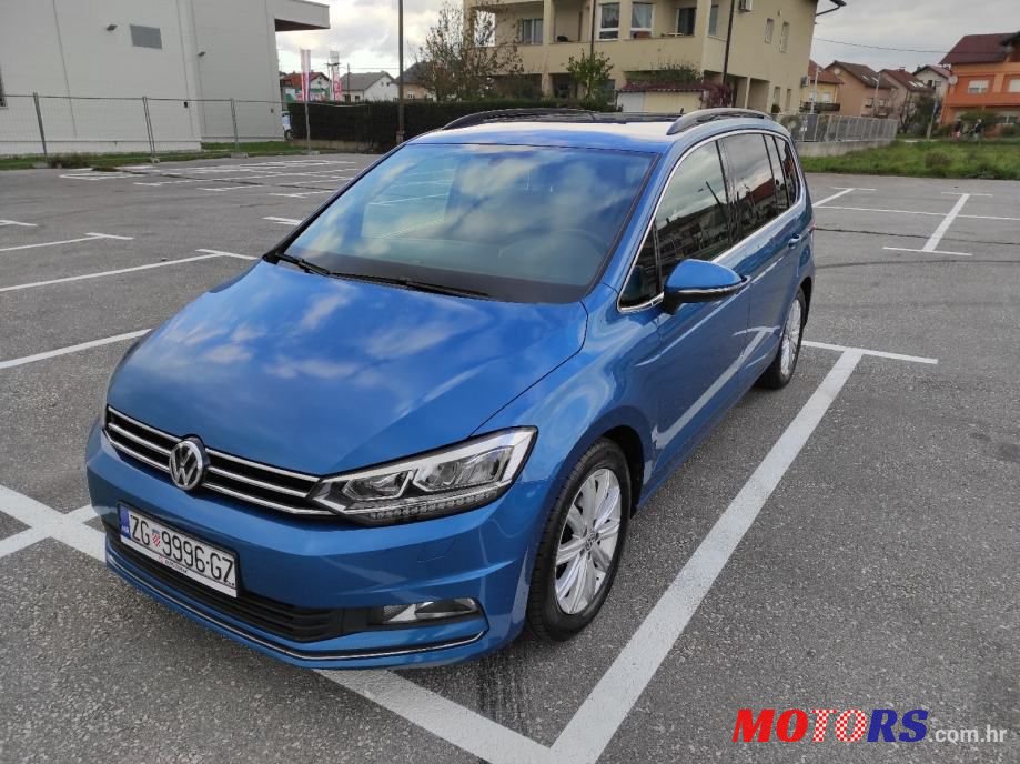2016' Volkswagen Touran 2,0 Tdi Bmt photo #2