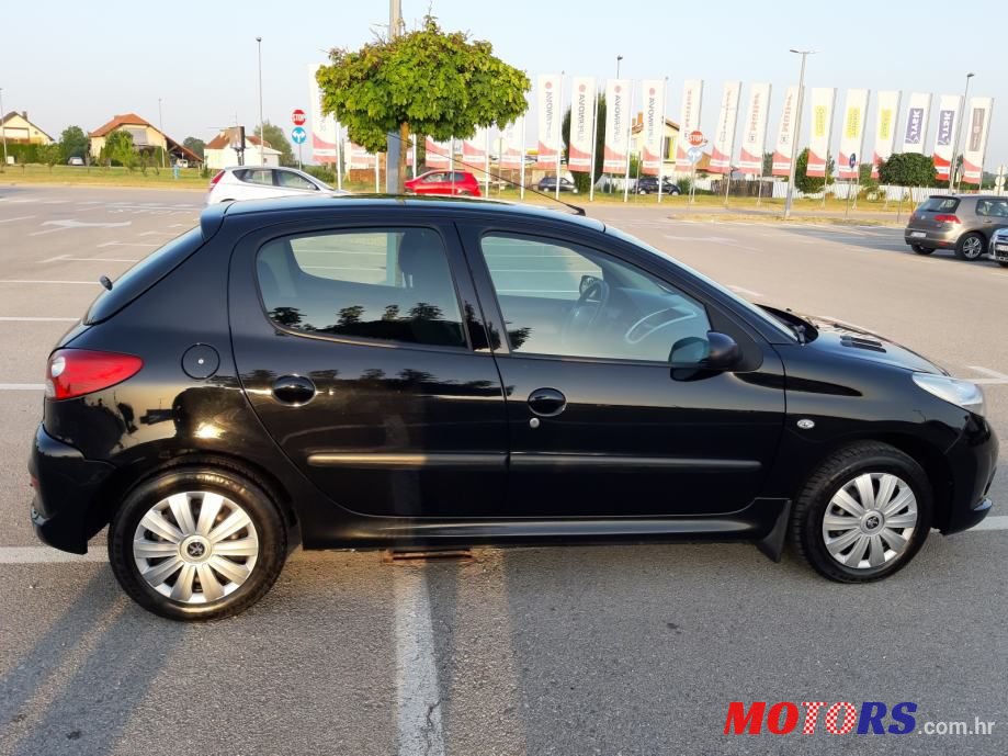 2009' Peugeot 206 1,1 photo #4