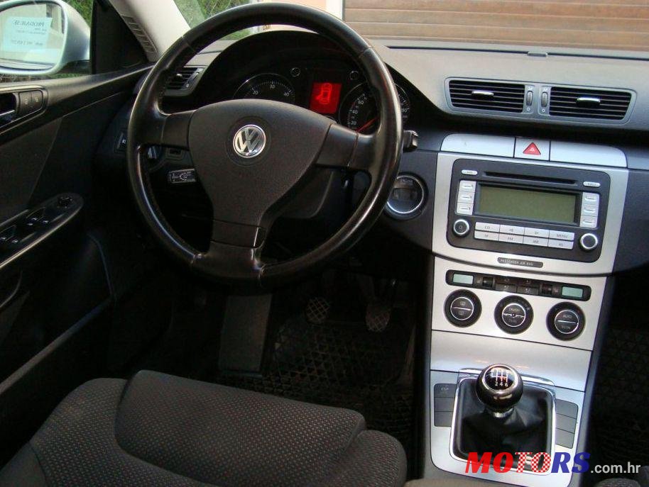 2006' Volkswagen Passat 2,0 TDI photo #3