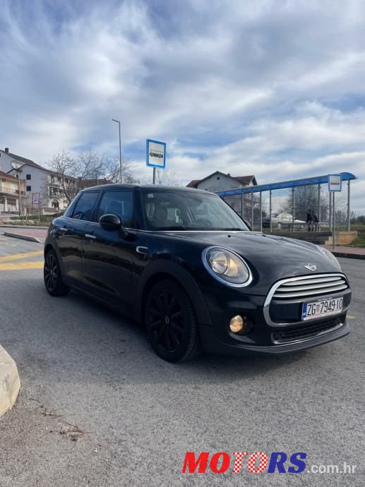 2016' MINI Cooper D photo #3