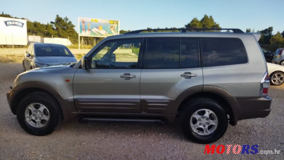2001' Mitsubishi Pajero 3,2 Did Gls photo #3