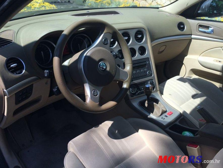 2007' Alfa Romeo 159 1,9 JTDM photo #2