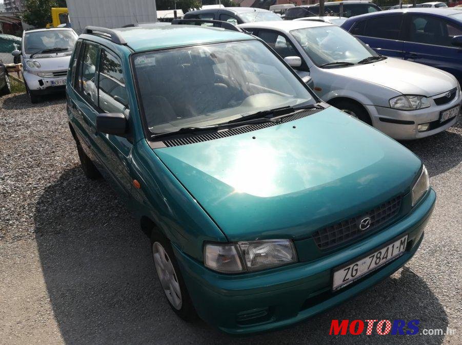 1999' Mazda Demio 1,4 I photo #1