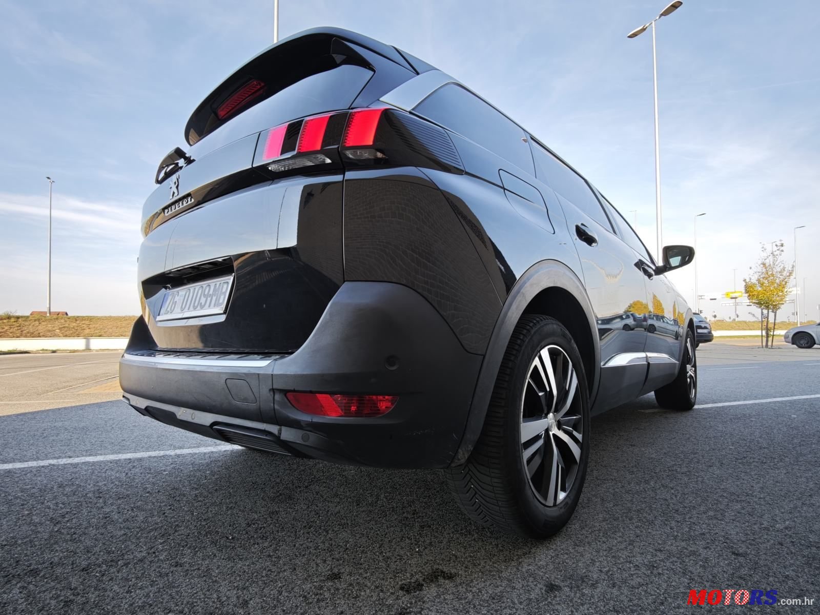 2020' Peugeot 5008 1,5 Bluehdi photo #4