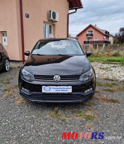 2015' Volkswagen Polo photo #2