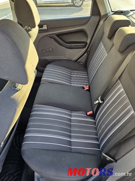 2008' Ford Focus Karavan photo #5