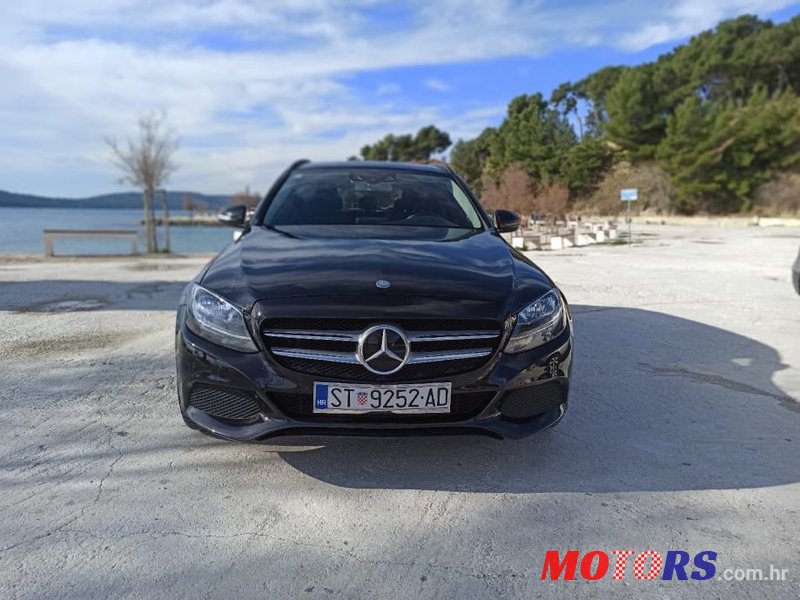 2016' Mercedes-Benz C-Klasa T-Model photo #2