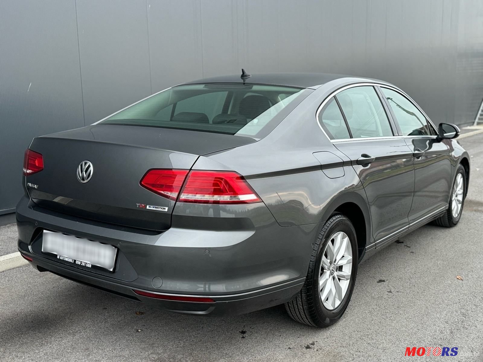 2016' Volkswagen Passat photo #4