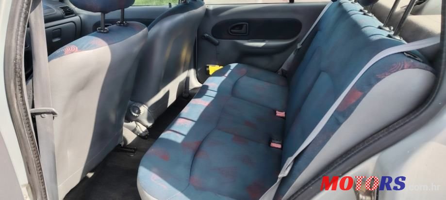 2002' Renault Thalia 1,4 16V photo #5