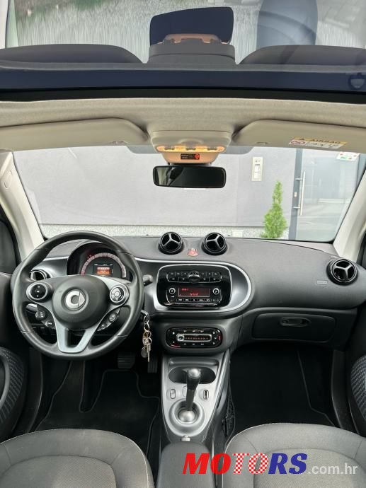 2019' Smart Fortwo photo #6