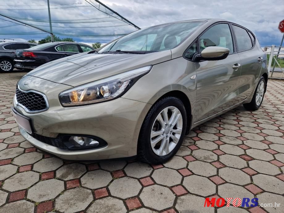 2012' Kia Ceed photo #3