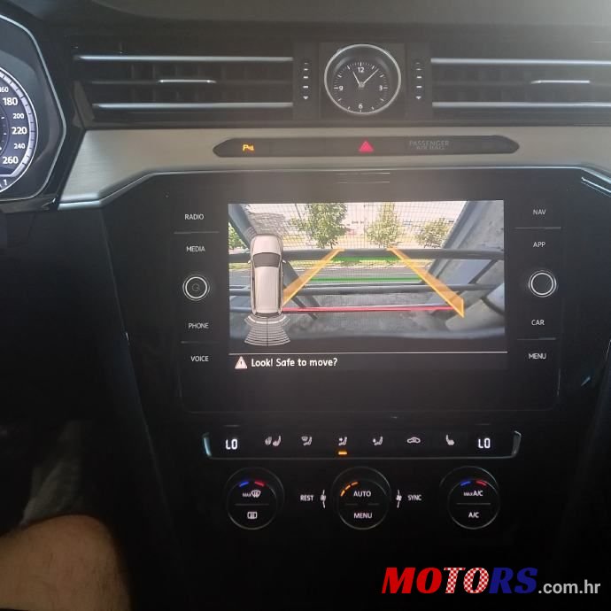 2015' Volkswagen Passat Variant photo #4