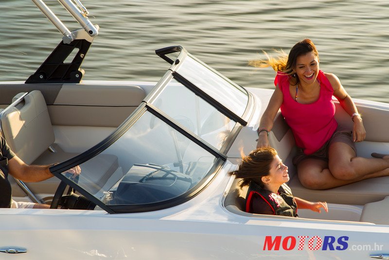 2021' Bayliner VR5 photo #2