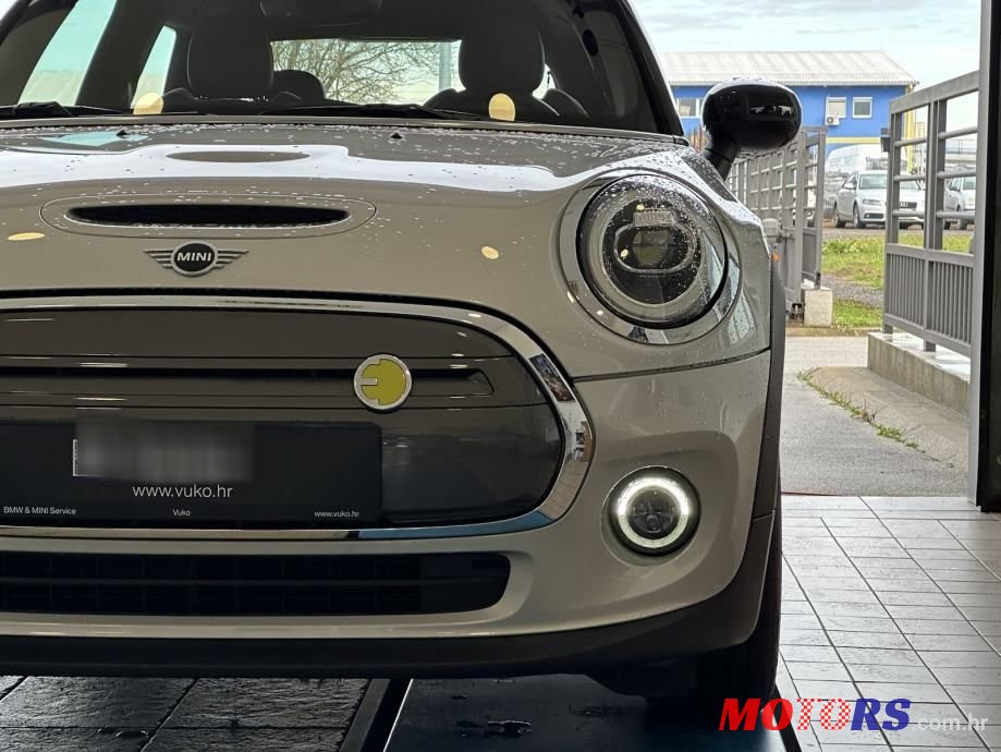 2020' MINI Cooper Se photo #4