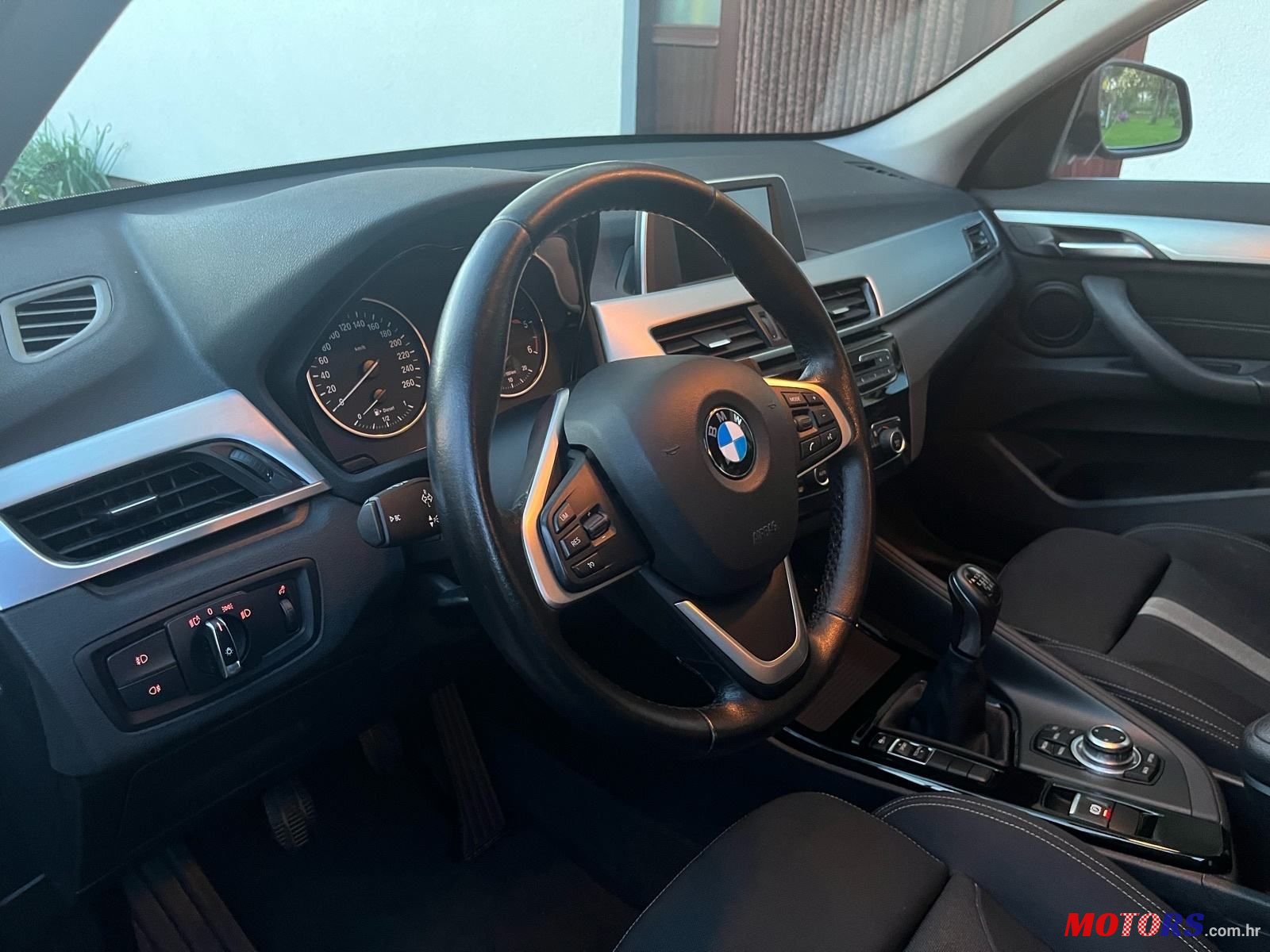 2016' BMW X1 18D photo #2