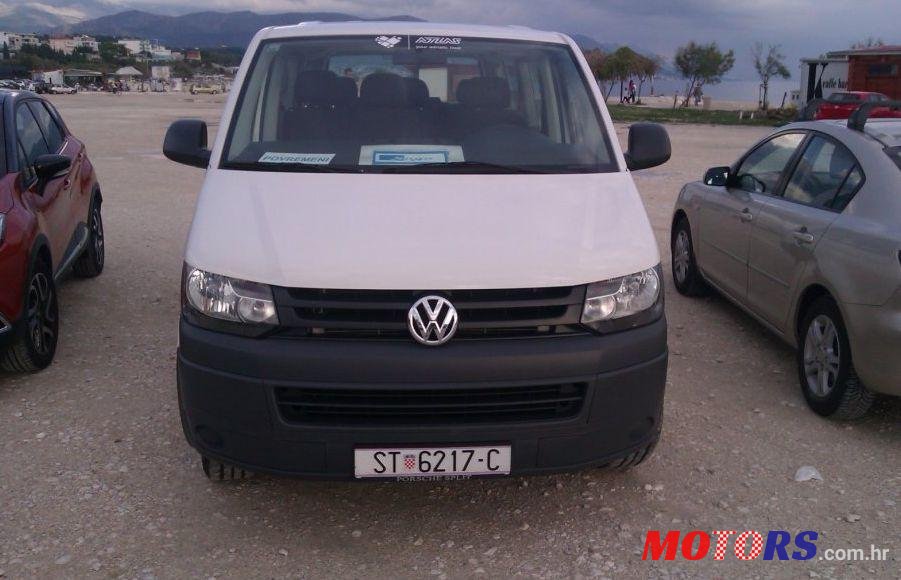 2013' Volkswagen Caravelle 2,0 Tdi Dmr photo #2