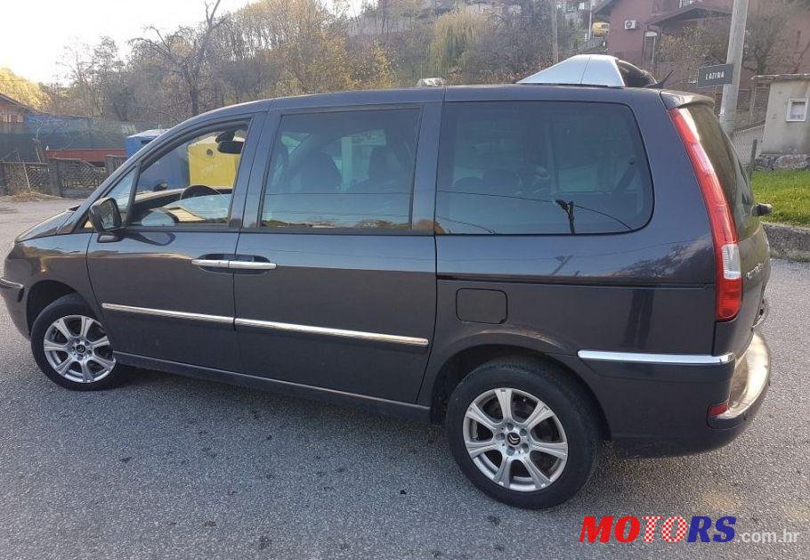 2010' Citroen C8 2.0Hdi 120Kw photo #2