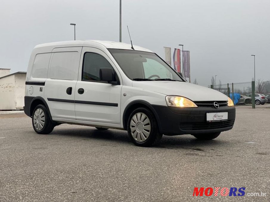 2010' Opel Combo 1,3 Cdti photo #1