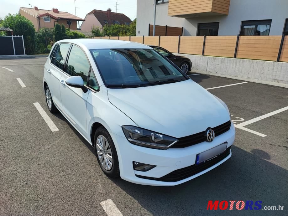 2015' Volkswagen Golf 1.6Tdi photo #1