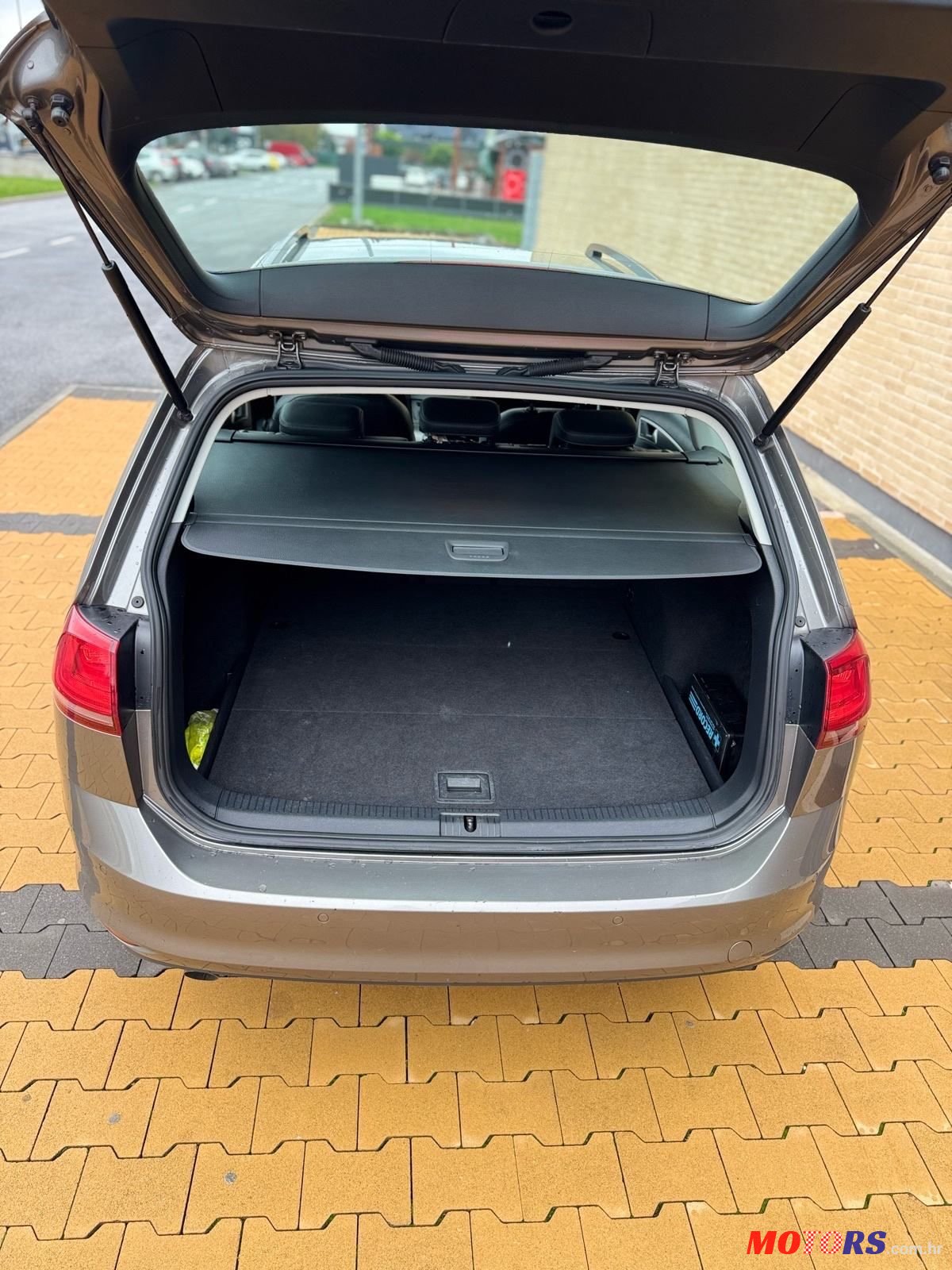 2015' Volkswagen Golf VII Variant photo #2