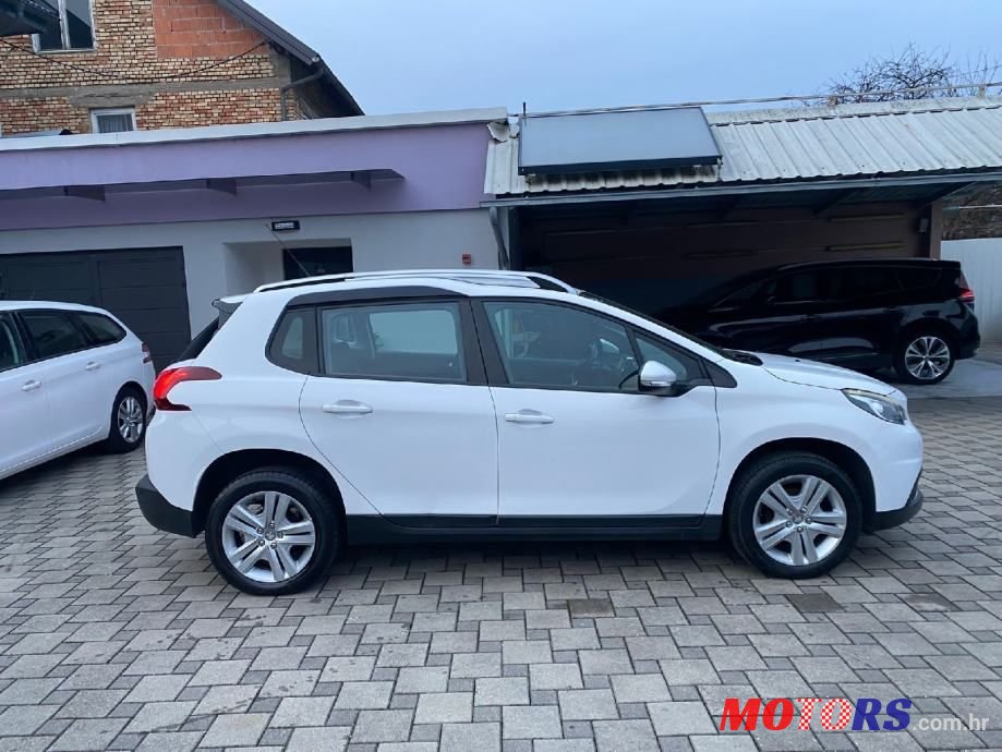 2017' Peugeot 2008 1,6 Bluehdi photo #6