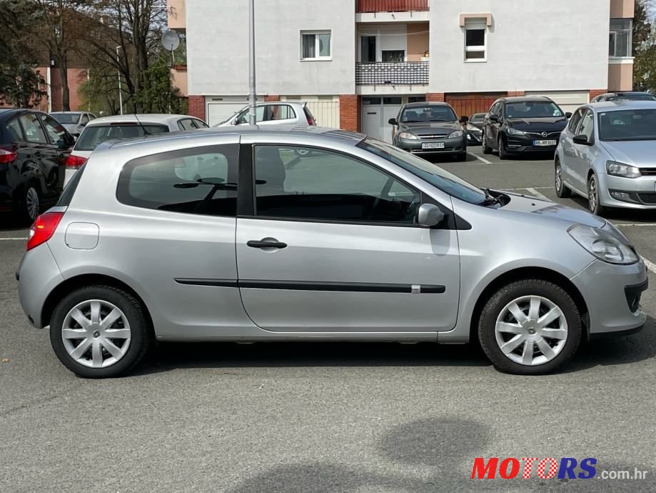 2008' Renault Clio 1,2 16V photo #3
