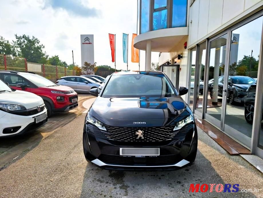 2020' Peugeot 3008 1,5 Bluehdi photo #1