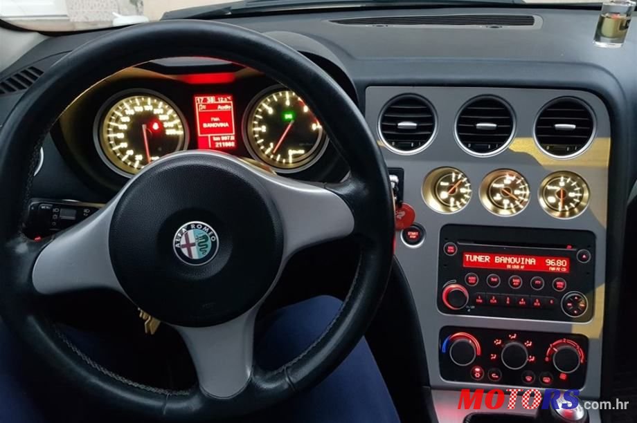 2006' Alfa Romeo 159 1,9 Jtdm photo #1