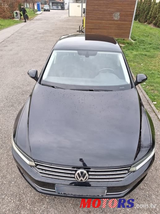 2015' Volkswagen Passat photo #2