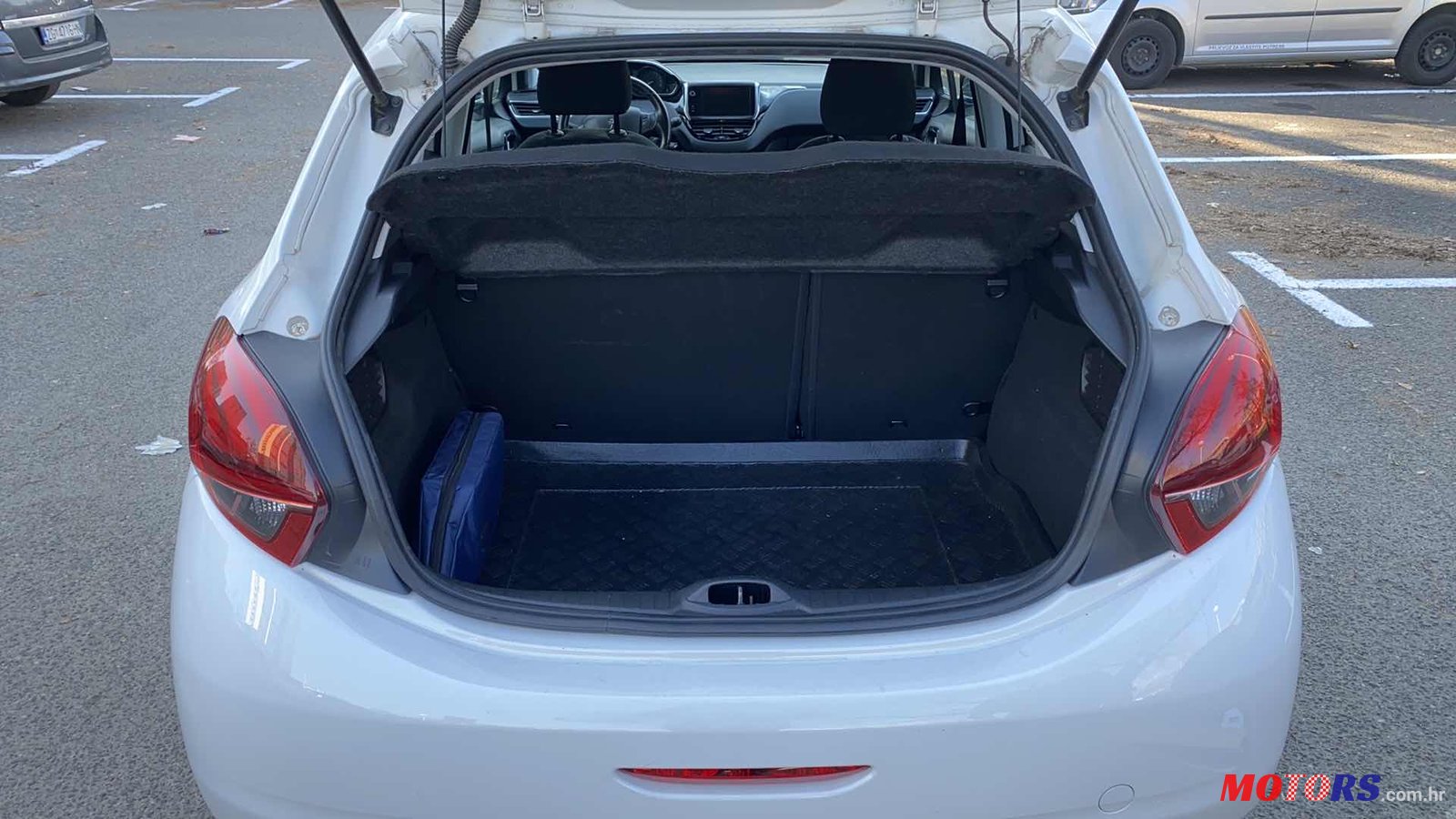 2015' Peugeot 208 Allure, 1.2 Puretech, 81 kw photo #7