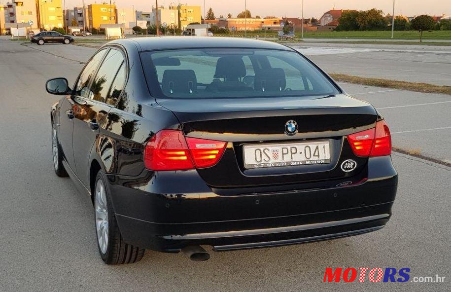 2010' BMW 3 Series 316D photo #1